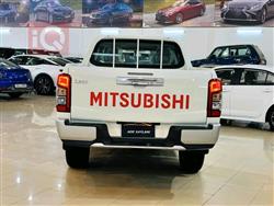 میتسوبیشی L200